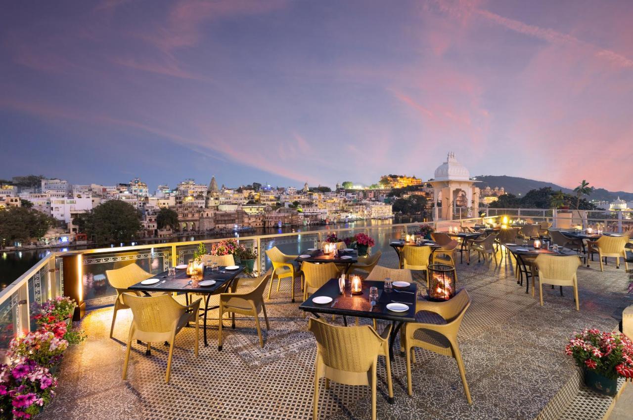 Sarovar - Lake Facing Boutique Hotel On Lake Pichola Udaipur Exterior foto