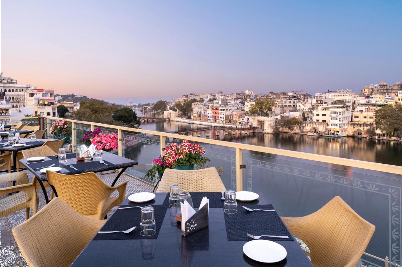 Sarovar - Lake Facing Boutique Hotel On Lake Pichola Udaipur Exterior foto