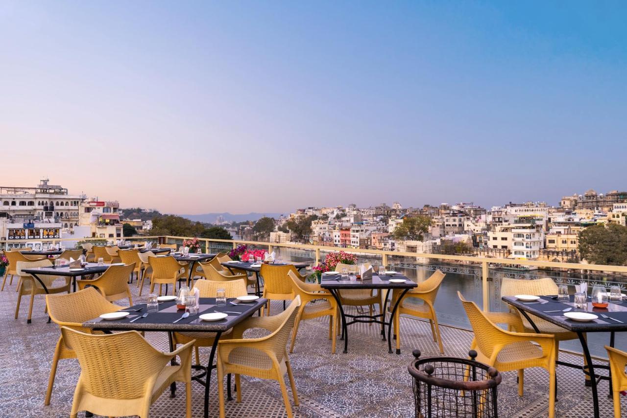 Sarovar - Lake Facing Boutique Hotel On Lake Pichola Udaipur Exterior foto