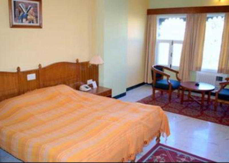 Sarovar - Lake Facing Boutique Hotel On Lake Pichola Udaipur Exterior foto