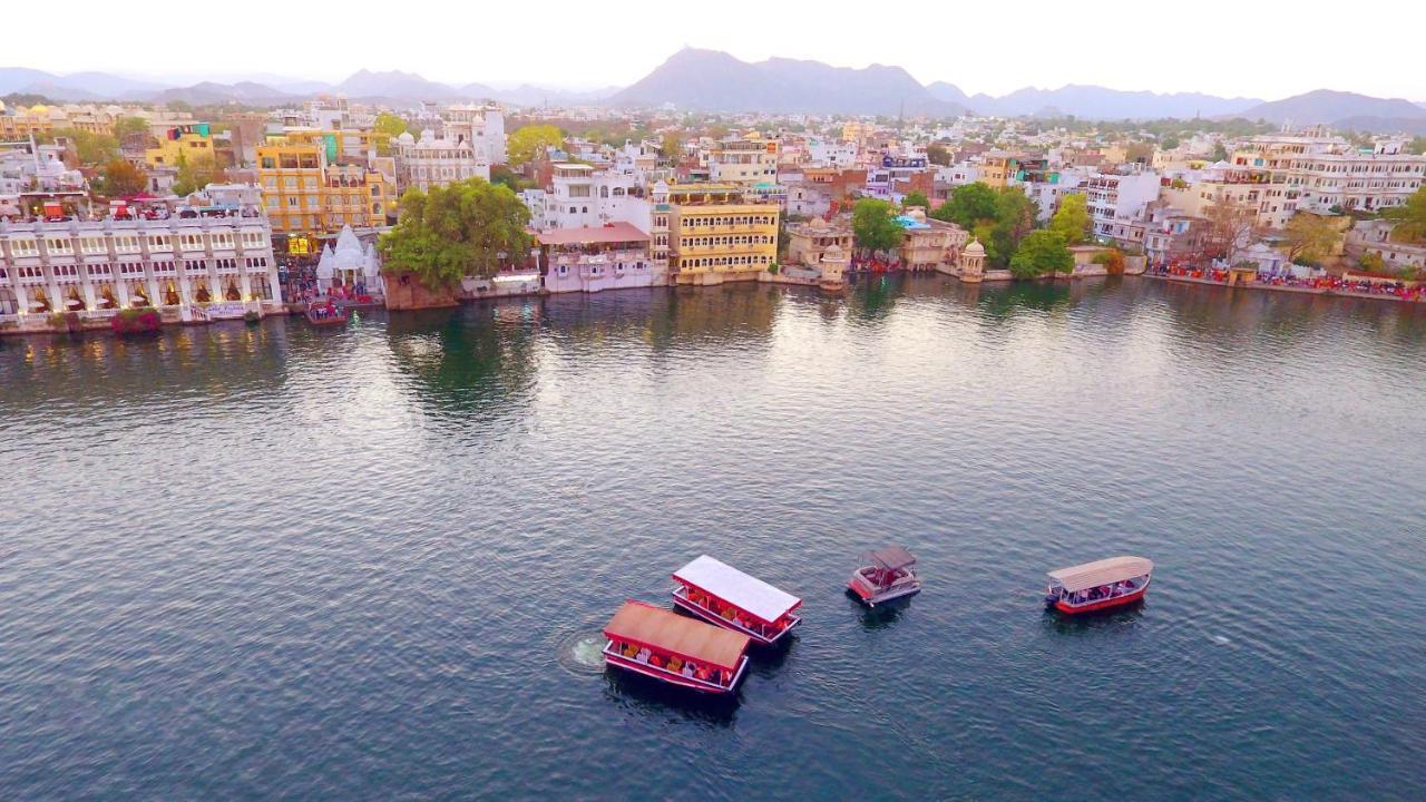 Sarovar - Lake Facing Boutique Hotel On Lake Pichola Udaipur Exterior foto