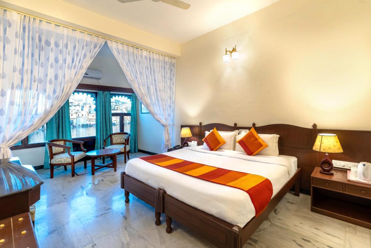 Sarovar - Lake Facing Boutique Hotel On Lake Pichola Udaipur Exterior foto