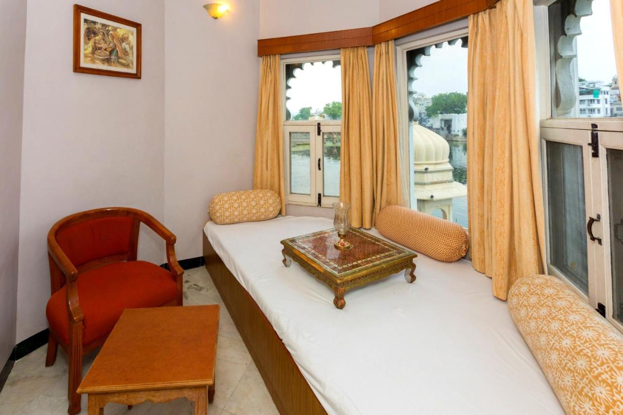 Sarovar - Lake Facing Boutique Hotel On Lake Pichola Udaipur Exterior foto