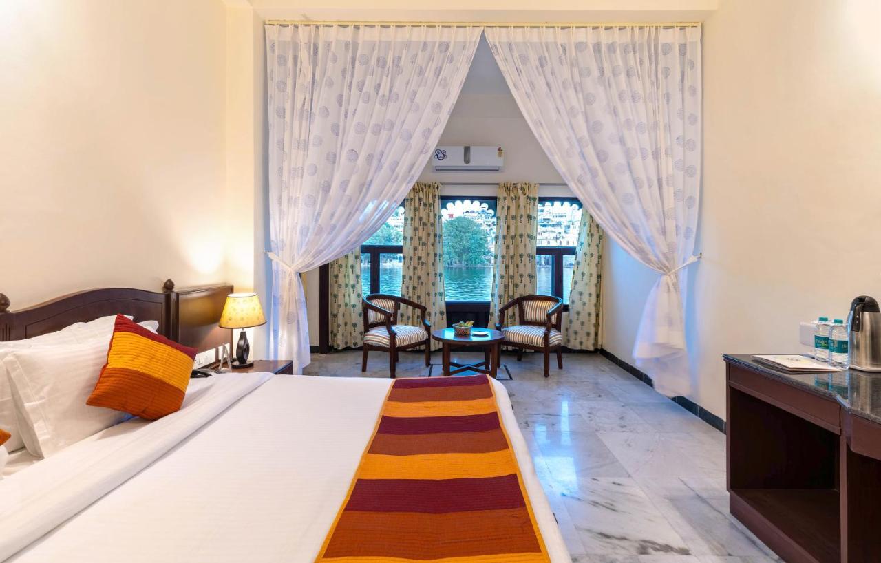 Sarovar - Lake Facing Boutique Hotel On Lake Pichola Udaipur Exterior foto
