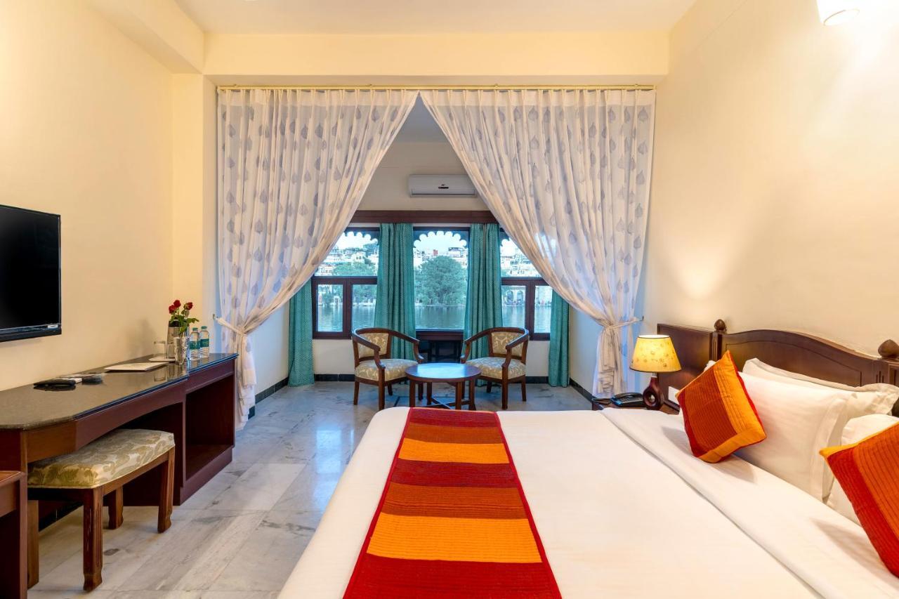 Sarovar - Lake Facing Boutique Hotel On Lake Pichola Udaipur Exterior foto