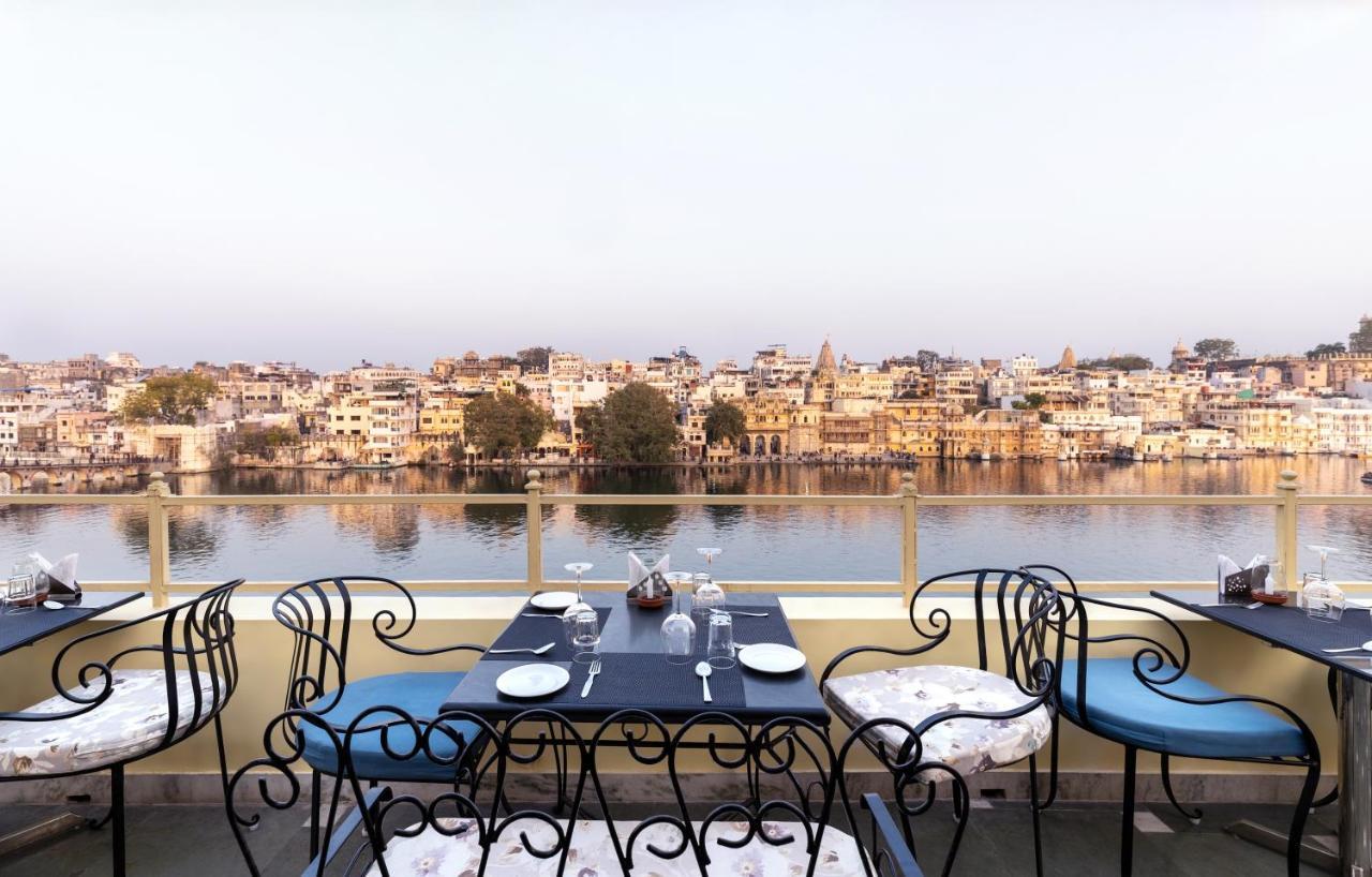 Sarovar - Lake Facing Boutique Hotel On Lake Pichola Udaipur Exterior foto